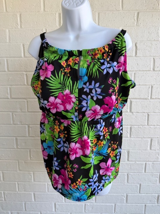 Kim Rogers Other - Kim Rogers Curvy Black Tropical Floral Scoop Swim Tankini Top Size 18W Looks New